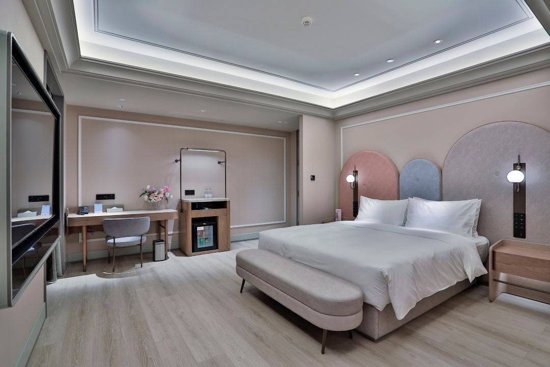 酒店家具投标有哪些关键注意事项？提升中标率的实用攻略解析