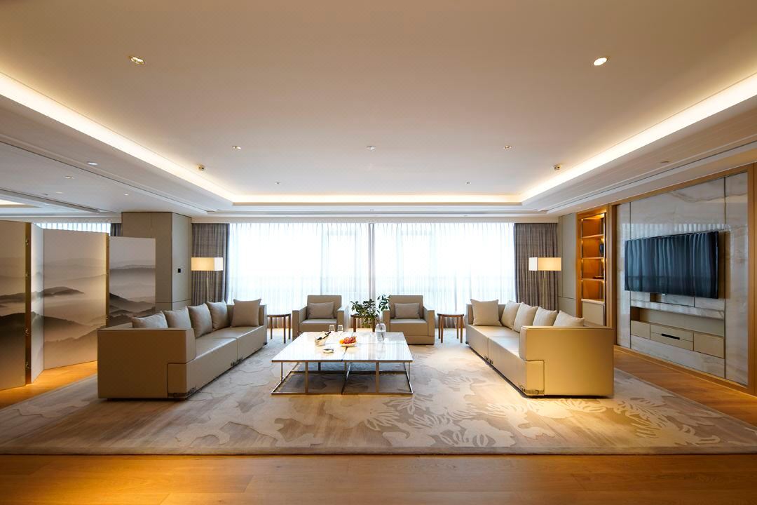 镜面玻璃用于酒店家具，工艺质量和装饰效果有哪些影响？